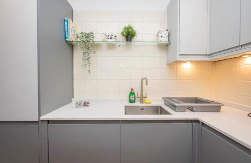 Bright Spacious Modern 5th flr City Oasis-Sleeps 6 - Pass the Keys - Foto 15