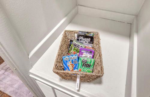 Fenced & Pet-Friendly! Modern 2BR Retreat! CLE-BW - Foto 3