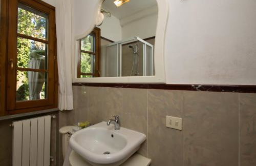 Huge Holiday Home in Marina di Castagneto Carducci near Sea - Foto 47