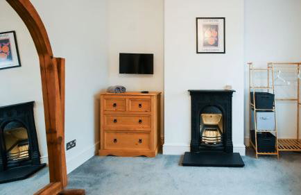 Premium Family Home with PS5 Console and Private Garden - Foto 24