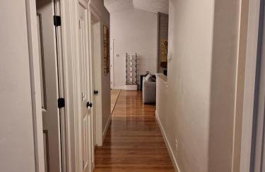 Spacious 5BR Home with Yard & Basement Lounge - Photo 4