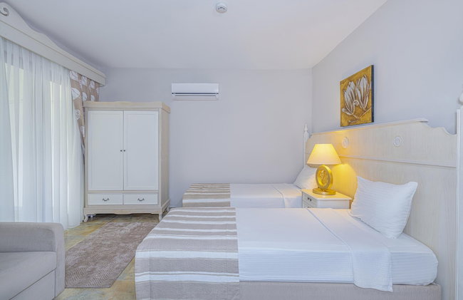 Alya Villa Butik Hotel - Photo 11