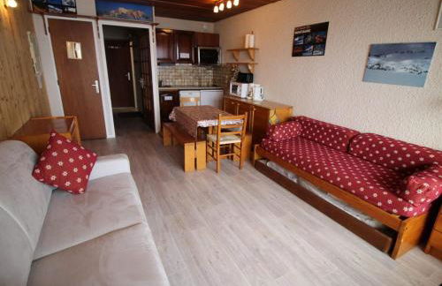 Studio cabine rénové au pied des pistes, balcon, parking – Auris en Oisans - FR-1-297-68 - Foto 1