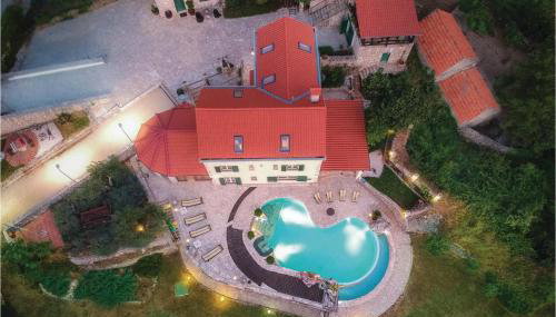 7 Bedroom Gorgeous Home In Grabovac - Foto 3