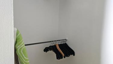 Residence Moai - Gardenview - Business Travel - kostenloser Parkplatz, WLAN, Waschtrockner, Smart TV, Qbo ESSENTIAL, ergonomischer Schreibtisch - Foto 5, wardrobe