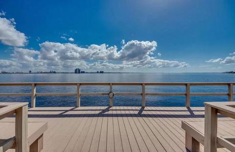 Gorgeous 2 Bedroom Waterfront Condo - Foto 28