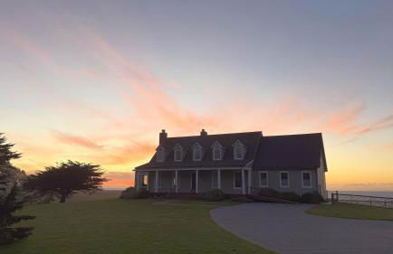 Oceantfront Estate with Luxury Kitchen & Game Room - Photo 45