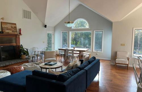 Luxury Woodstock Family Retreat with pool hot tub - Foto 20