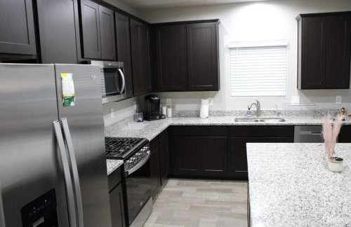 Modern Desert Retreat w AC & Mountain Views - Foto 7