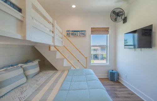 4BR Beach Haven - Deck, Gourmet Kitchen, Tiki Bar Fun - Foto 50