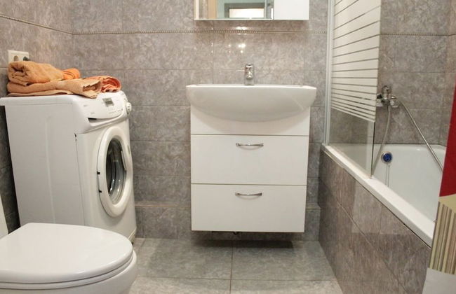 LOFT STUDIO Oktyabrya 52 - Foto 19