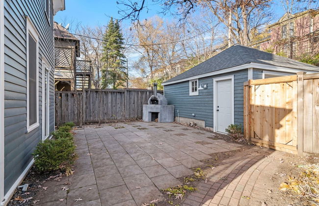 Maple Manor - Photo 37