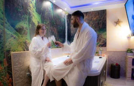 APARTAMENTO ESTRELLA SAUNA SPa JACUZZI - Photo 4