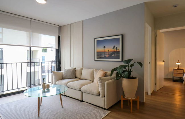 w Lively 2BR With Balcony in Miraflores - Photo 6