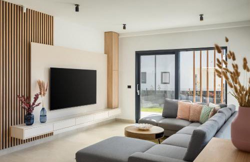 Villa Levita with Pool - Photo 14