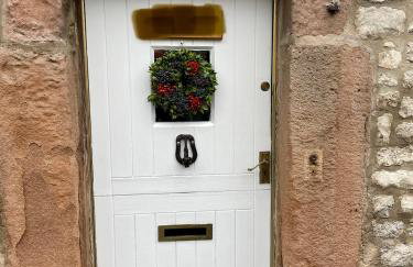 Beautiful listed 3 bedroom cottage with wood burner - Foto 1