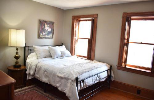 Historic Manor Overlooking Park - Foto 21