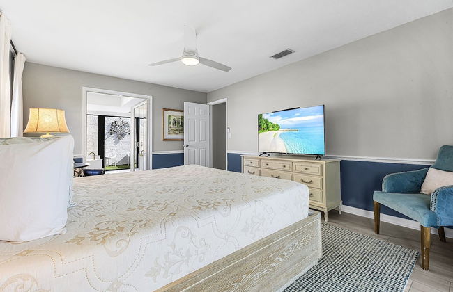 Beautiful Private Pool Home In-between Fort Myers Beach And Sanibel Island 3 Bedroom Home by RedAwning - Photo 3