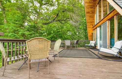 Canal Across Street Family Cabin in Breezy Point! - Foto 30