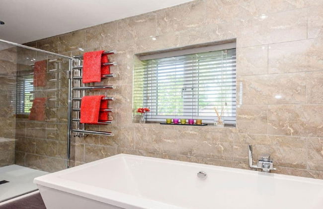 Luxurious Villa With Hot Tub - Foto 18