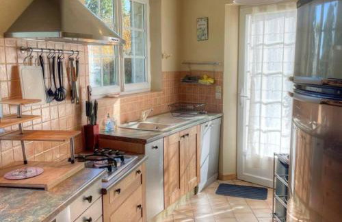 Gîte de charme XVIIe siècle avec jardin clos, balnéo, terrasse panoramique et WIFI près du Château de Villandry - FR-1-381-471 - Foto 4