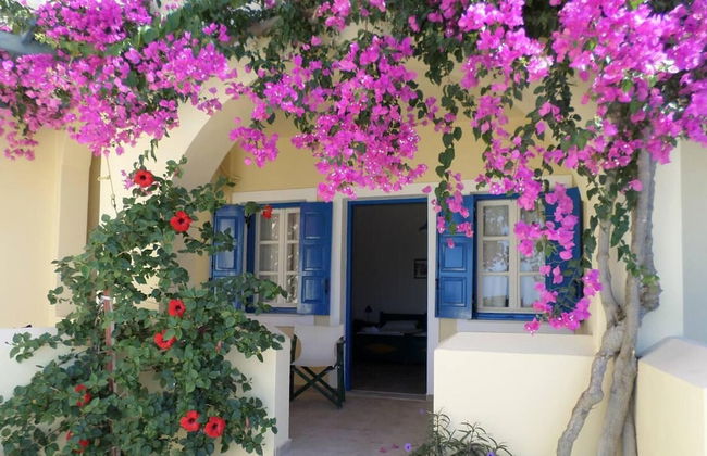 Santorious Cavehouse - Photo 30