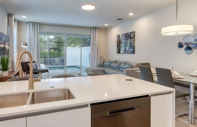 Spacious New Modern Retreat - Foto 29