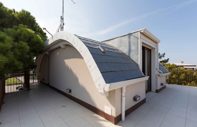 Tasso Apartments - Photo 16