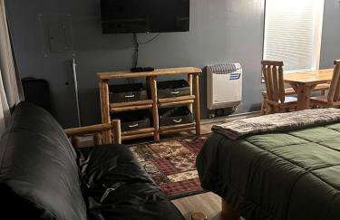 Ocqueoc Delux Double Cabin Pet-Friendly in Ocqueoc, MI - Photo 2