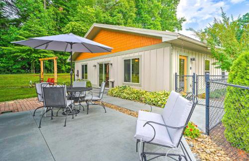 Pisgah Forest Farm Home: Outdoor Pool & Games - Foto 21
