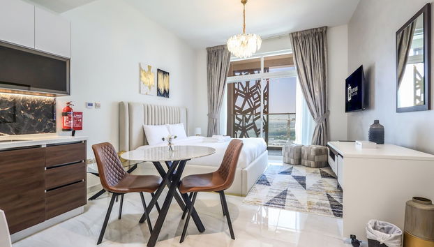 Elite LUX Holiday Homes - Jewelz Residences Studio in Arjan Dubai - Foto 2, Zimmer
