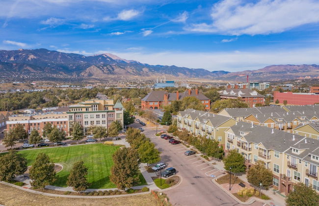 Urban Practicality! 3 Beds, Patios & Dog Friendly - Photo 53