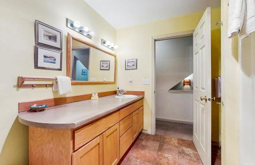 Goss Lake Getaway - Photo 18