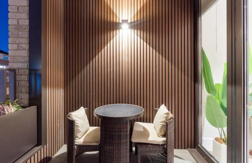 Luxe Home for Work & Play - Foto 10