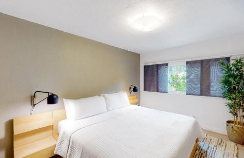 Riverfront Escape - Photo 18