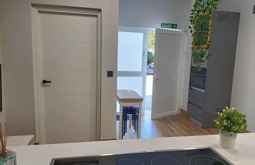 Apto Izaro -Parking Gratis, Reformado- Gaztelugatxe y Gastronomía -Familias y Pareja - Foto 3