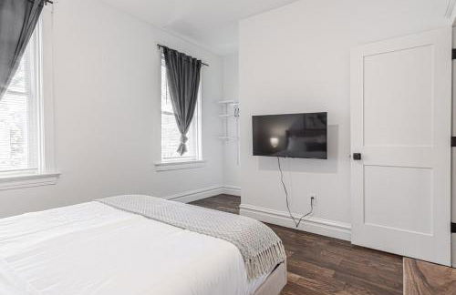 Ann Avenue 3BR St Louis Home with Games and Free Parking - Photo 14