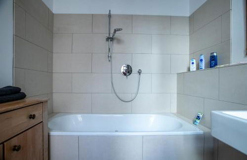 Alt-Berliner Eckkneipe - "Feuchte Ecke" - Foto 33