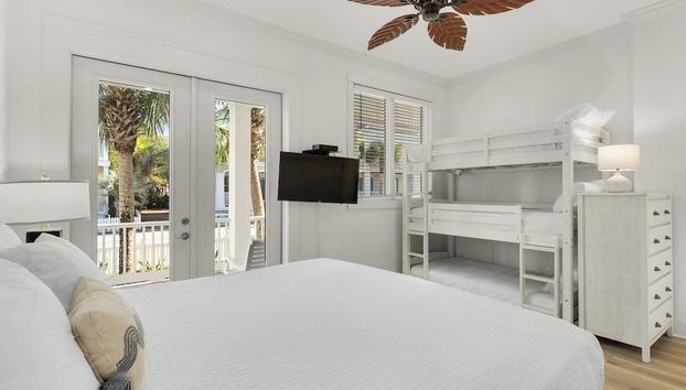 Lakefront Haven in Carillon Beach - Foto 2, Habitación