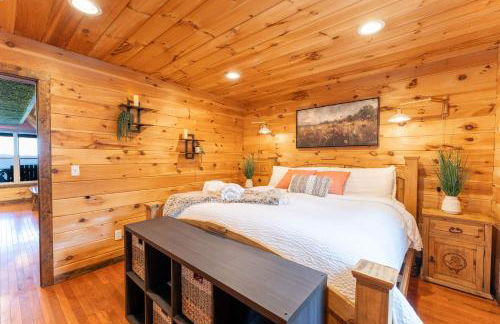 Big Time Hill Cabin with an indoor pool hot tub & great views - Foto 13