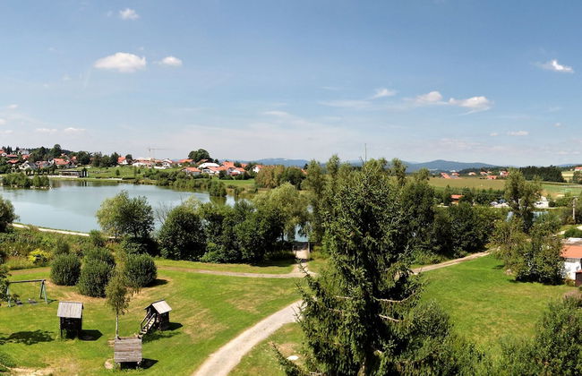 Wooden Chalet With Terrace Near a Swimming Lake - Foto 9