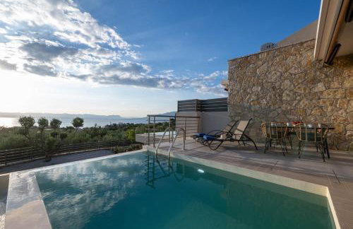 A V Luxury Apartments with Private Pools - Photo 49