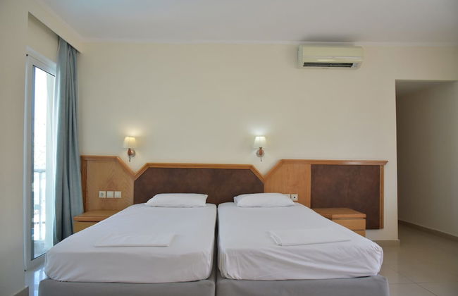 Bristol Sea View Apartments - Photo 7