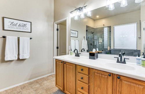 Near Golf and Spring Training Goodyear Home with Pool - Foto 18