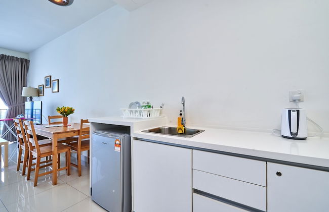 OYO Home 44001 Elegant Studio Setia Alam Trefoil - Foto 27