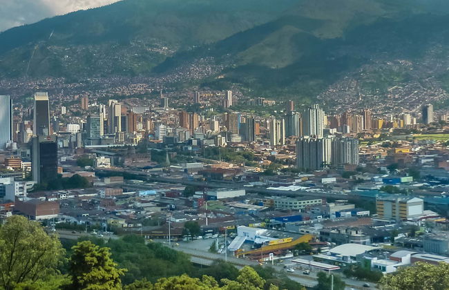 Tour en bicicleta por Medellín - Foto 1