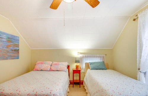 Charming Long Lake Home with Dock on 2 Acres! - Foto 21