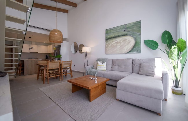 Exclusive Penthouse With Picuzzi Steps From Beach - Foto 7