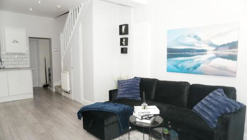 Luxury 3-Bedroom Home , with Free parking - Foto 5, Other