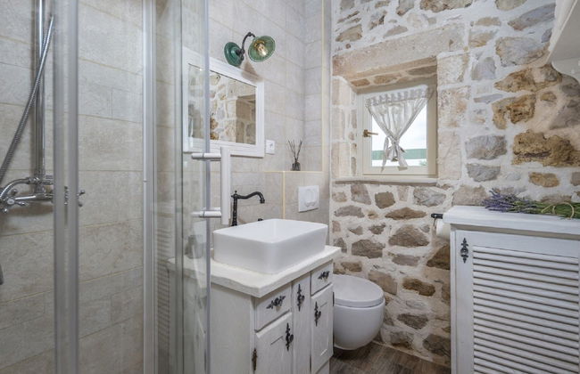 Villa in Posedarje With Private Pool - Foto 18